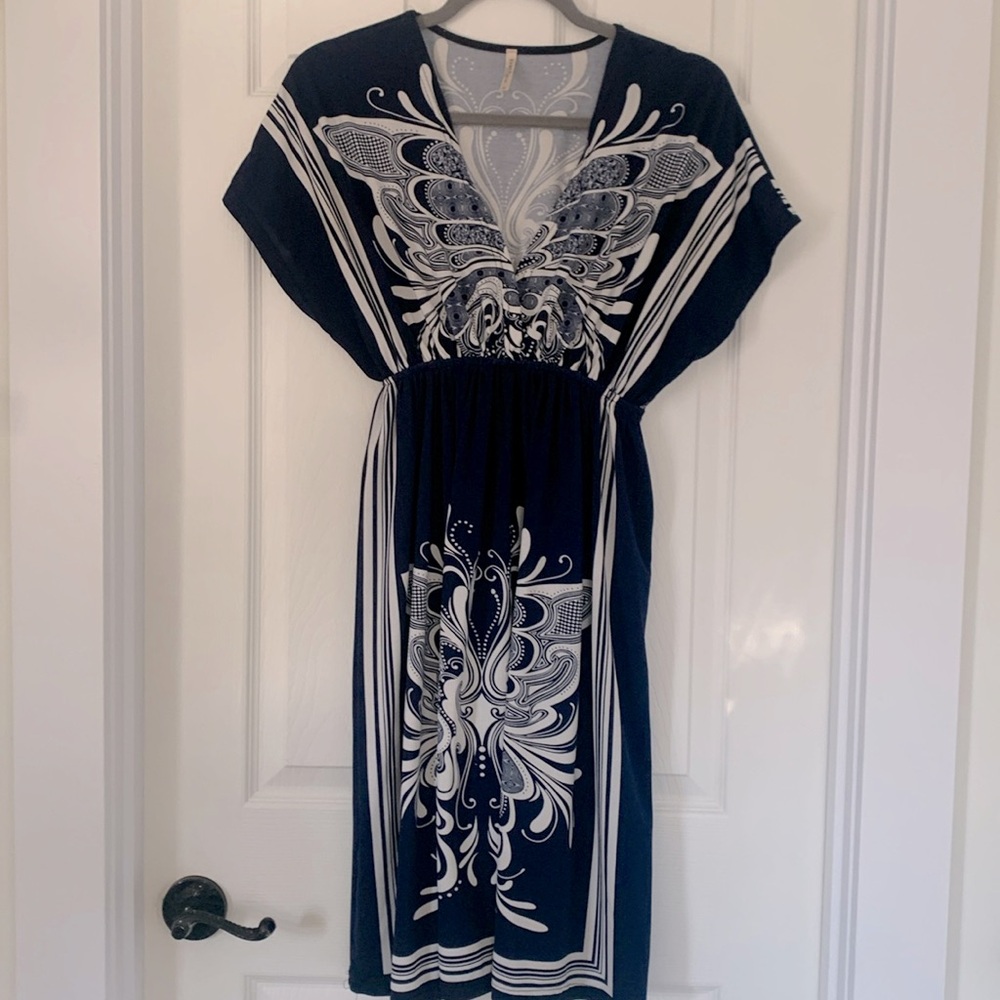 India boutique summer dress
Size small 
Color navy/white